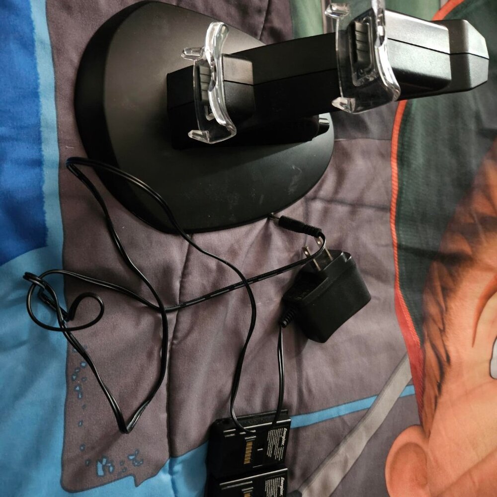 Energizer Xbox 360 Controller Charging Station w 2 batteries (Tested works)